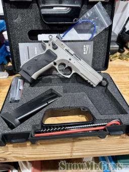 CZ 75 - SP101 Tactical Urban Gray - 1/4
