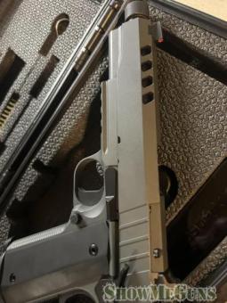 Tisas nightstalker 1911 threaded barrel like new - 3/4