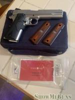 Ruger 1911 45ACP with Crimson Trace