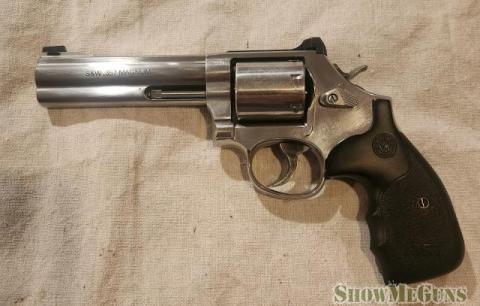 S&W 686 plus 7 shot 5" - 1/5