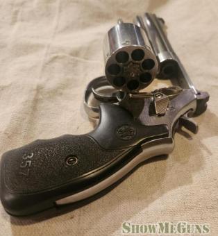 S&W 686 plus 7 shot 5" - 3/5