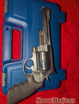 Smith and Wesson 500 mag - 2/2