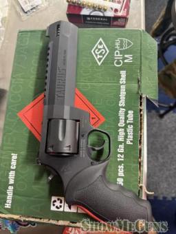 Taurus raging hunter 44 mag