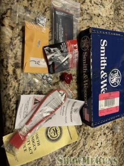 S&W Governor Revolver with Crimson trace Laser - 3/5