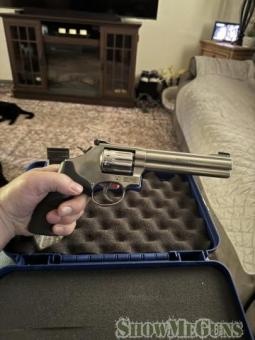 S&W 617-6