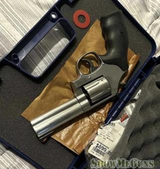 Smith and Wesson 686 plus & Anaconda 44 mag - 2/4