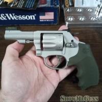 S&W 317 .22lr Revolver Kit Gun