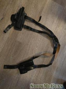 Lightweight Leather Shoulder Rig and Mag for G19