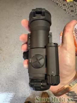 Like new Aimpoint pro with original box - 2/4